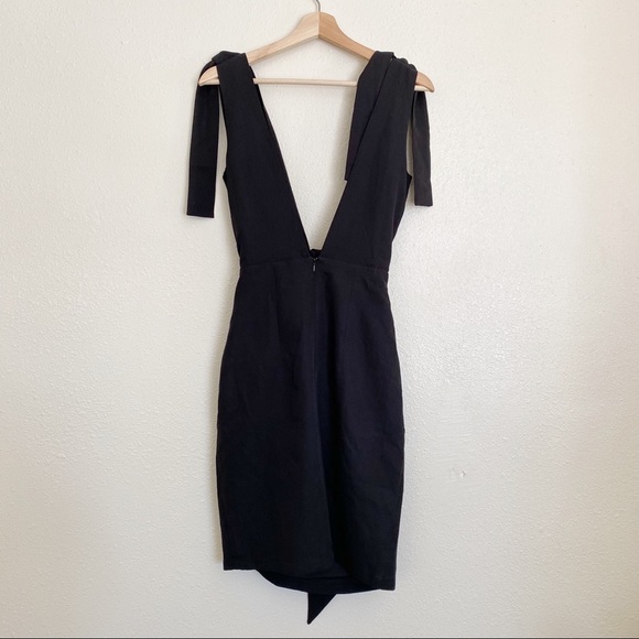 Ivory Chain Deep V Tie Sleeve Mini Dress - Picture 6 of 7